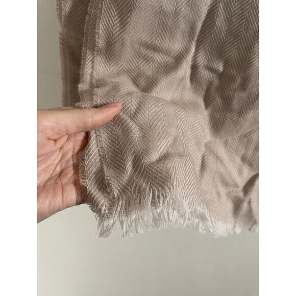 Harrods of London Scarf 100% Merino Wool Soft Long Light Brown Cream - Picture 2 of 8